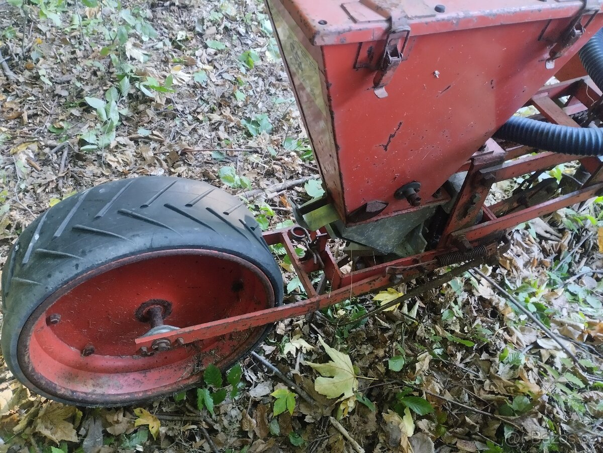 Secí stroj na kukuřici Becker - 2