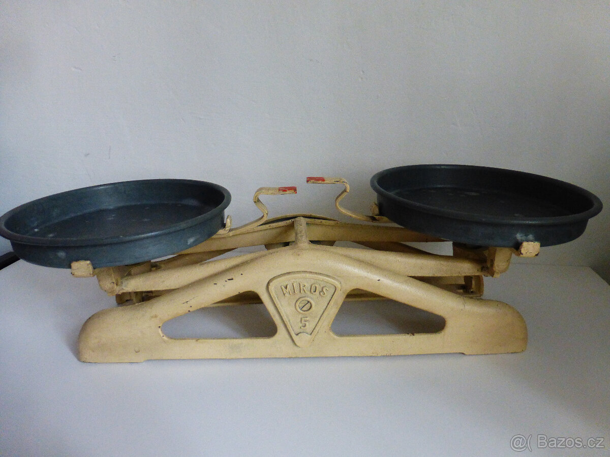 stará kuchyňská váha - 2