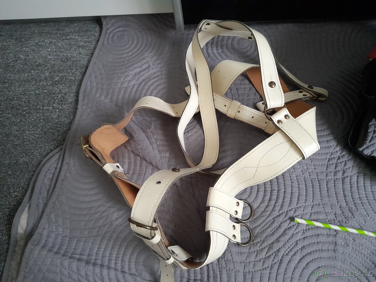 Stará policejní přilba VB, SNB, + Opasek - 2