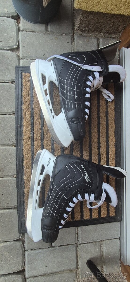 brusle CROWNED attack 300 - 2