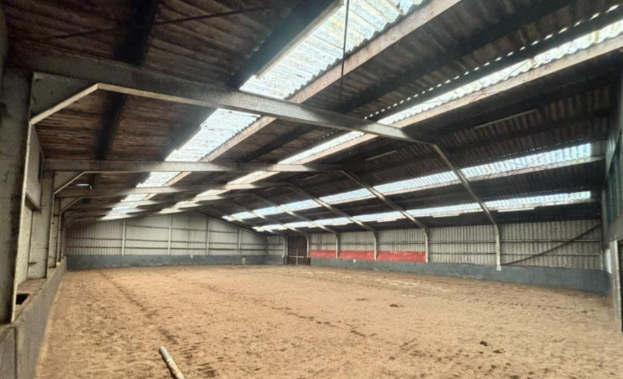 jizdarna demontovana - 2