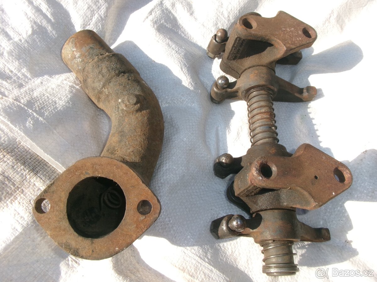 prodám díly na traktor Zetor 25. Sací potrubí se žhavící spi - 2