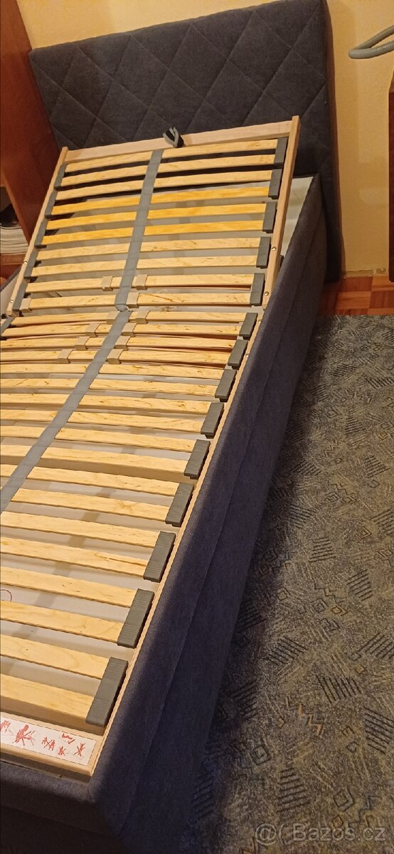 Čalouněná postel 90x200 s polohovacím roštem - 2