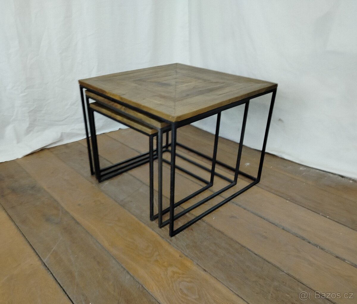 Sada hnízdových stolečků - 2