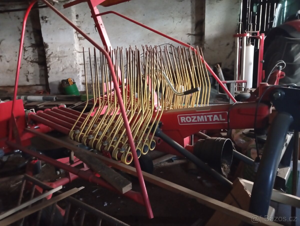 Nesený jednorotorový shrnovač Rožmitál - 2