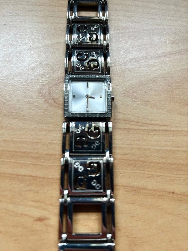 Dámské elegantní hodinky Guess s kovovým náramkem - 2