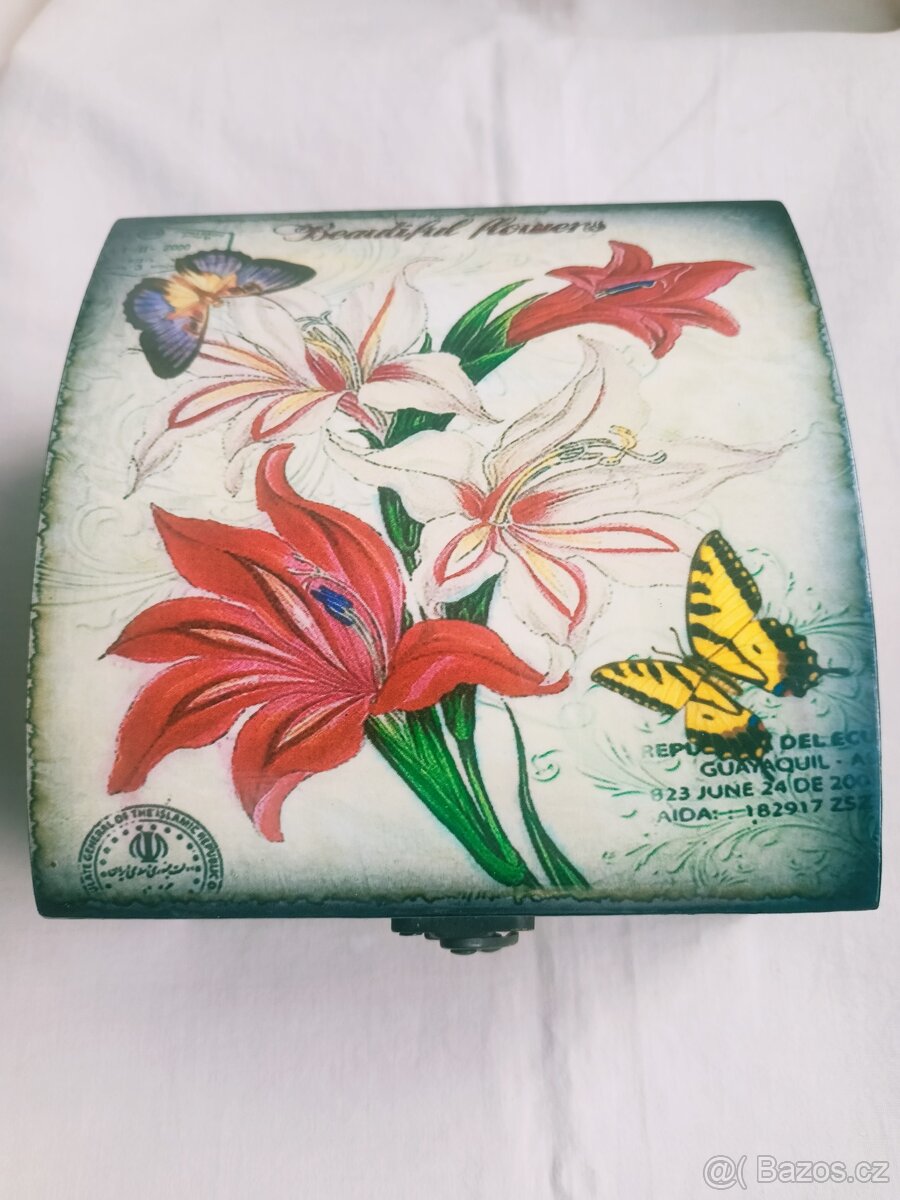 dřevěná krabička s květinovým vzorem - 2