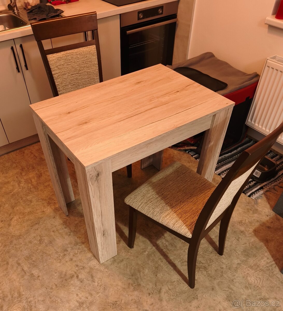 Jídelní stůl - 2