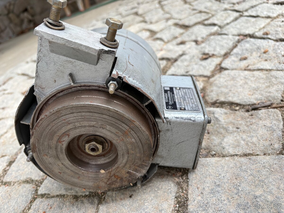 Motor k šicímu stroji - 2