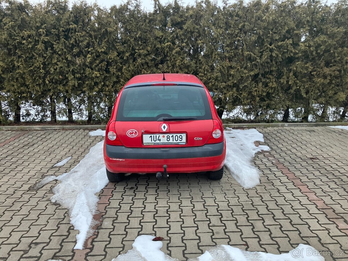 Prodám Renault Clio r.v. 2002 - 2