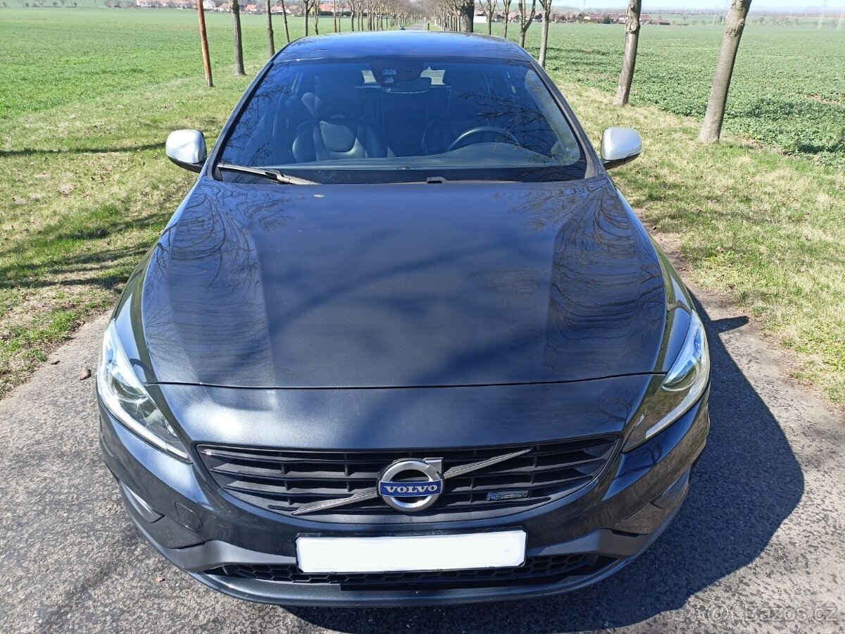 Volvo V60, 2.4 D6 158 kW HYBRID R-DESING - 2