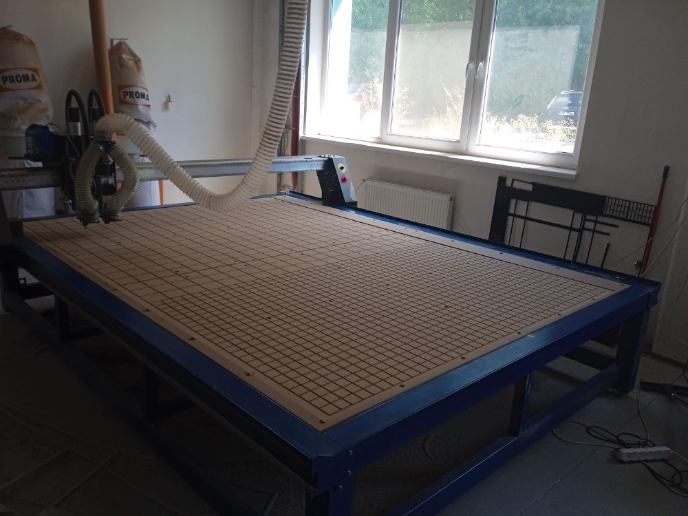 CNC fréza 2100 x 3000 mm + příslušenství - 2