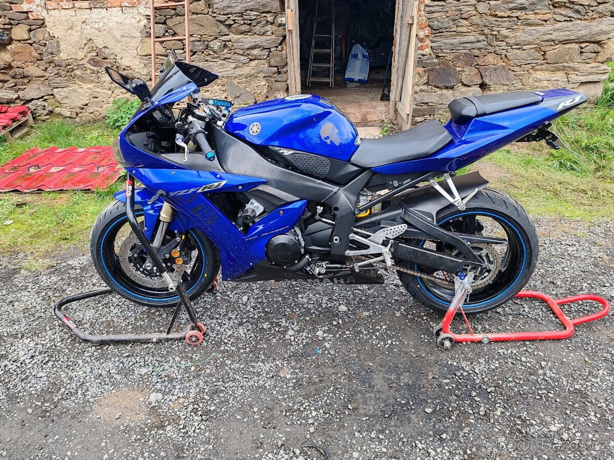 Yamaha R1 RN09 - 2