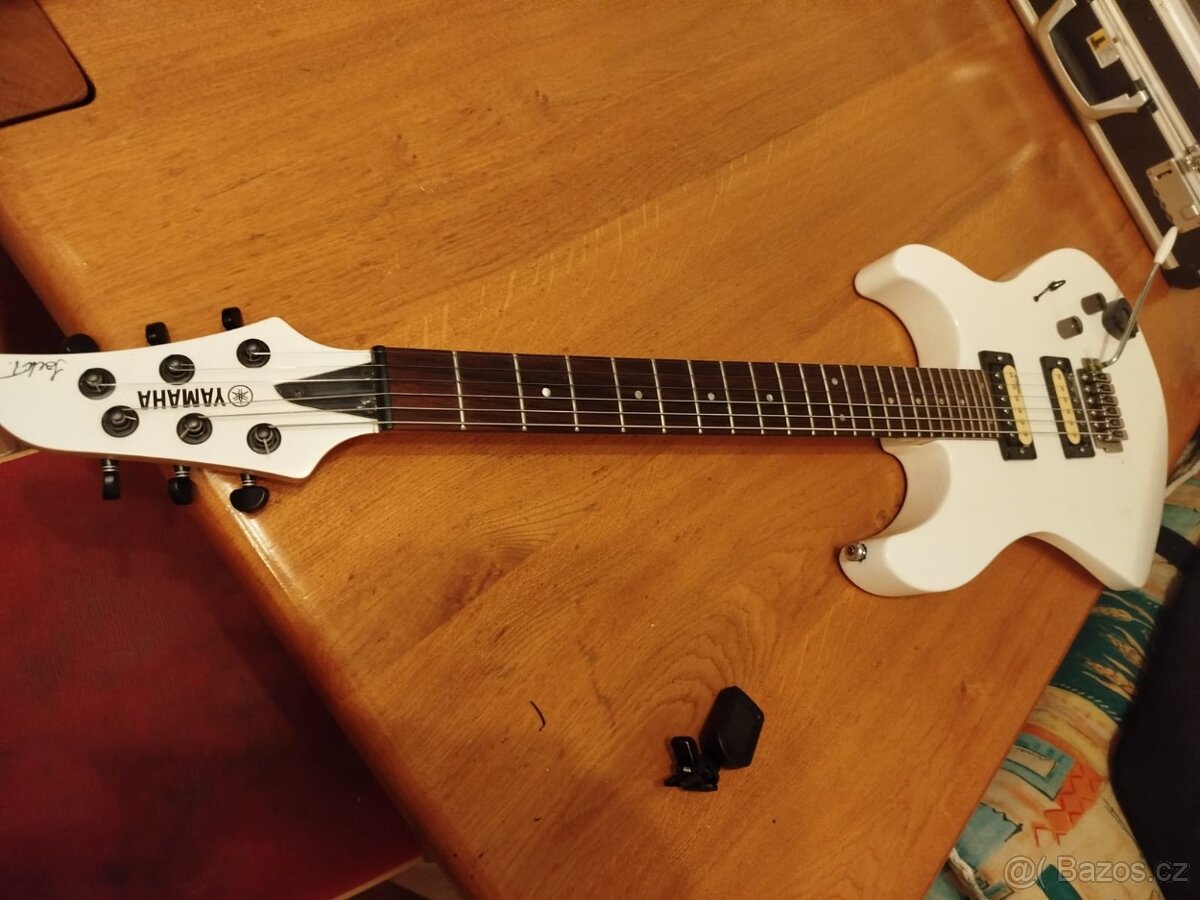 El. kytaru Yamaha - 2