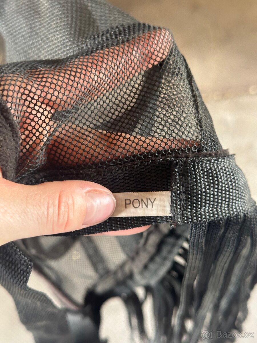 Čabraka s třásněmi - 2