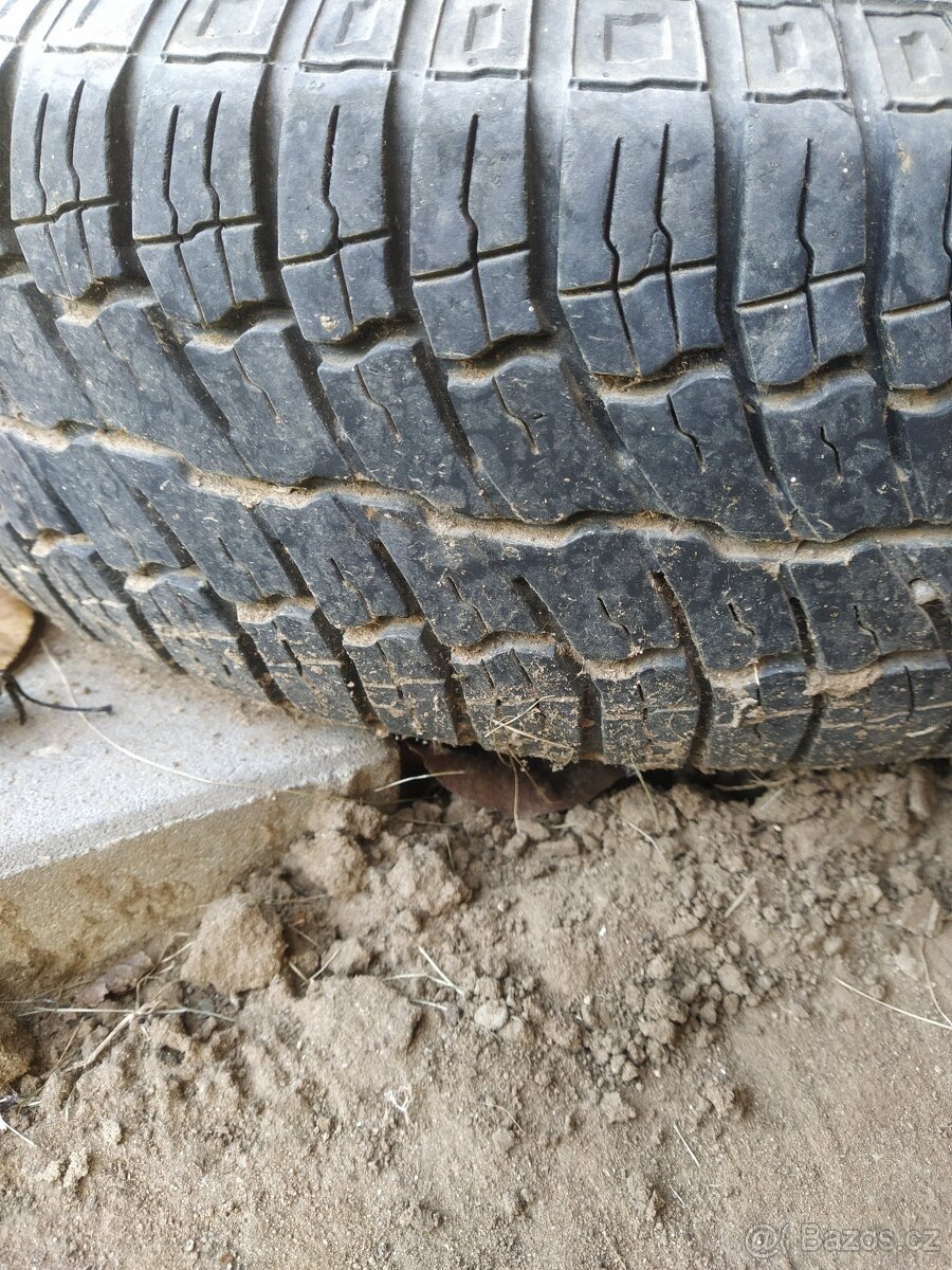Pneu 165/70 r13 - 2