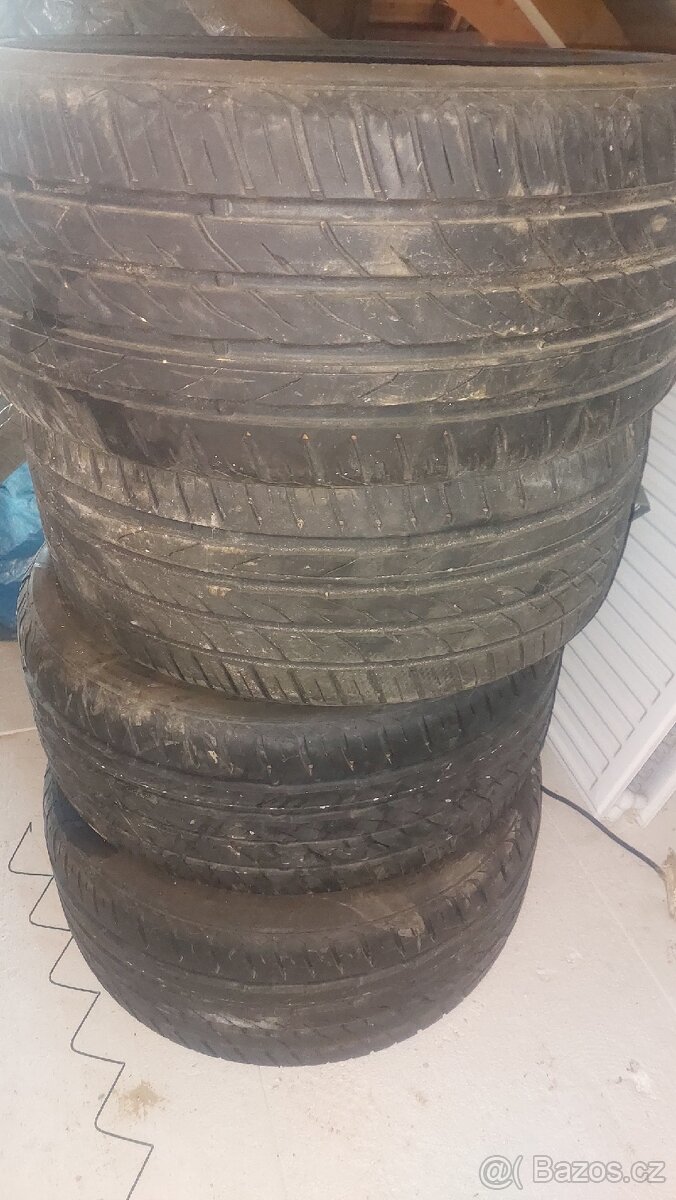 Letní 235/40/18 - 2