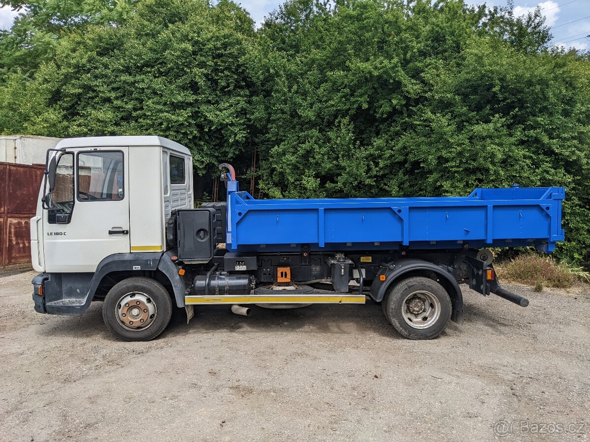 Man nosič kontejnerů - 2