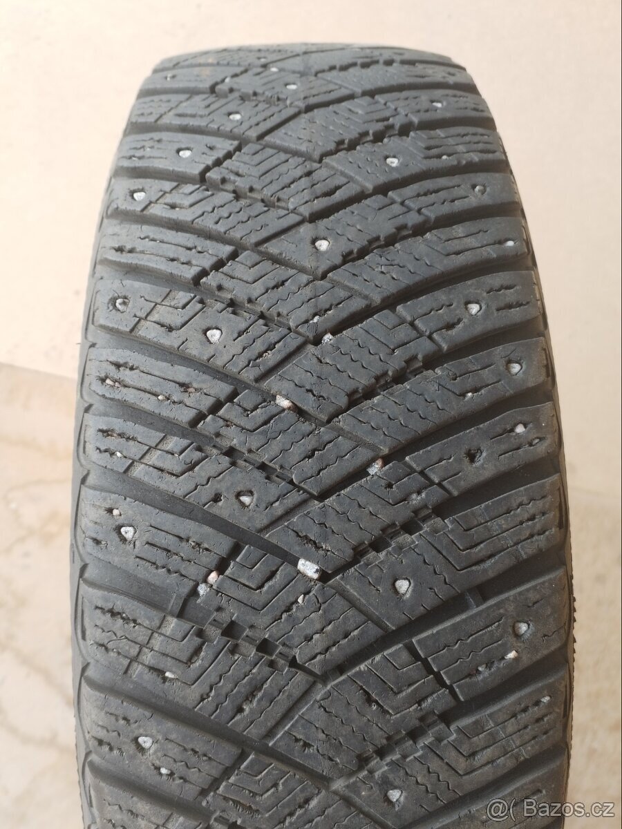 Sada zimích pneumatik GOOD YEAR - 215/65 R17 - 2