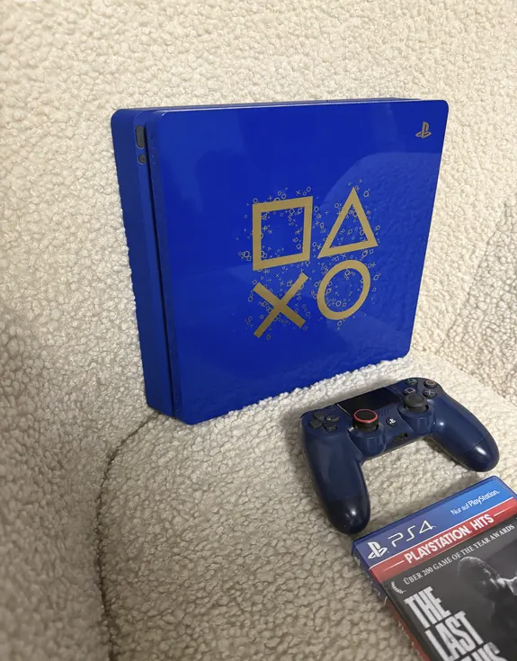 Sony Playstation 4 PS4 Limited Edition Days of Play - 2