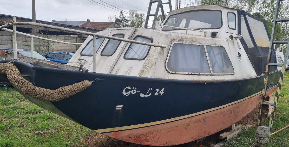 DOERAK 780-AK MOTOROVÁ KAJUTOVÁ LOD - 2