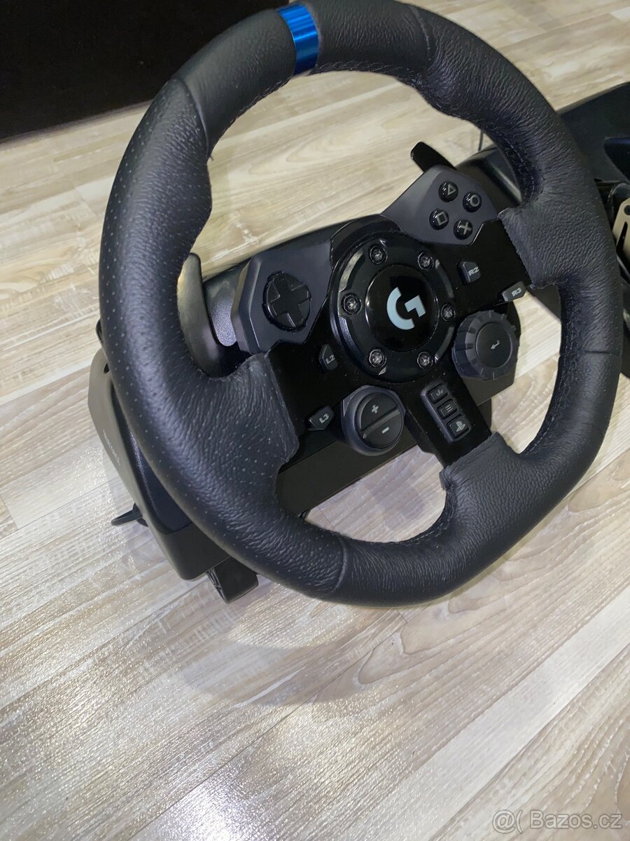 Herní volant Logitech G923 pro PC / PS5 / PS4 - 2