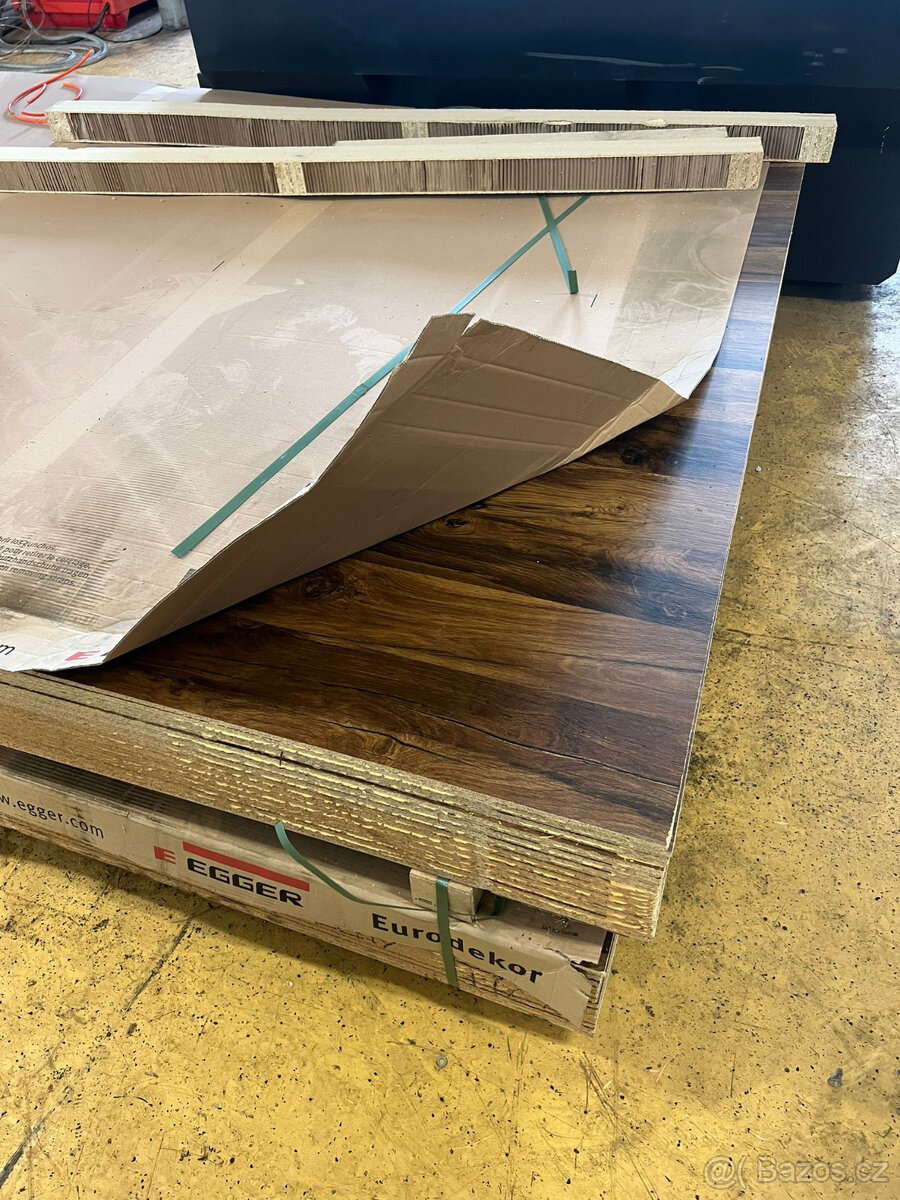 DTDL H2033 ST10 Dub Hunton tmavý 2800/2070/8 - 2