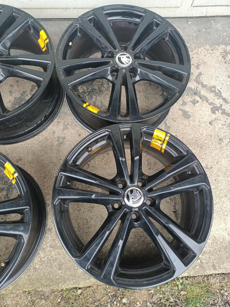 4ks alu disky orig. Audi 5x112 R18 - 2
