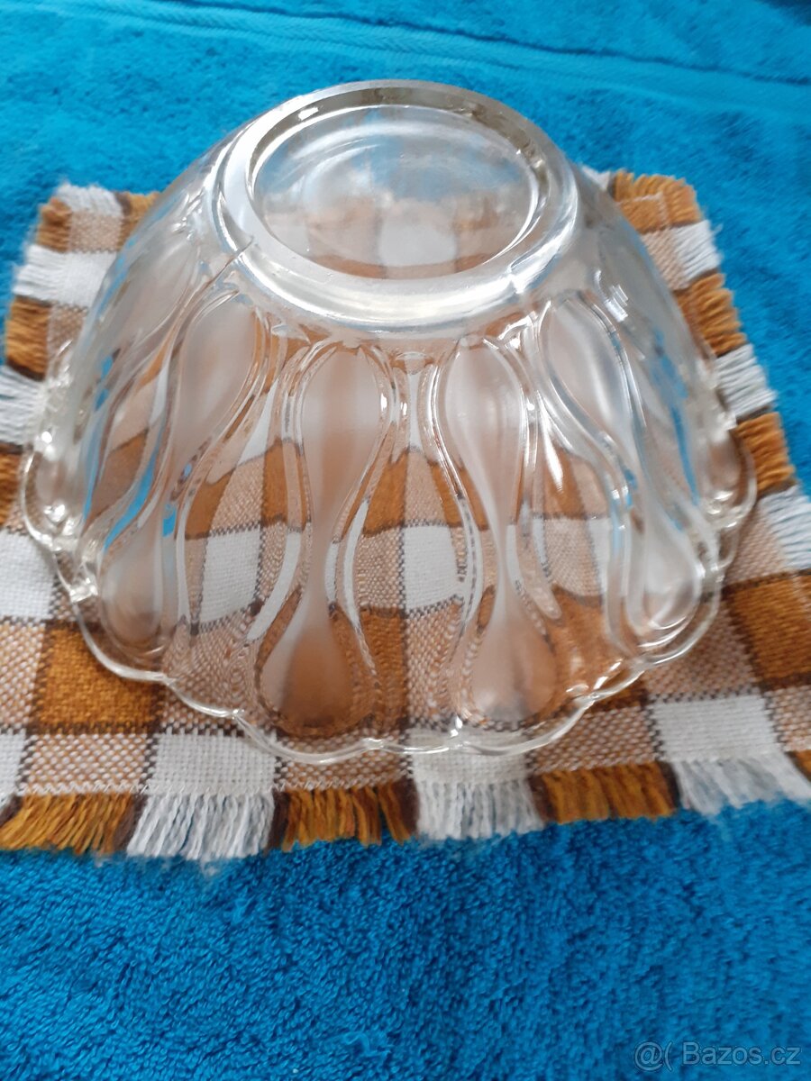 Starožitné mísy,broušené misky - 2