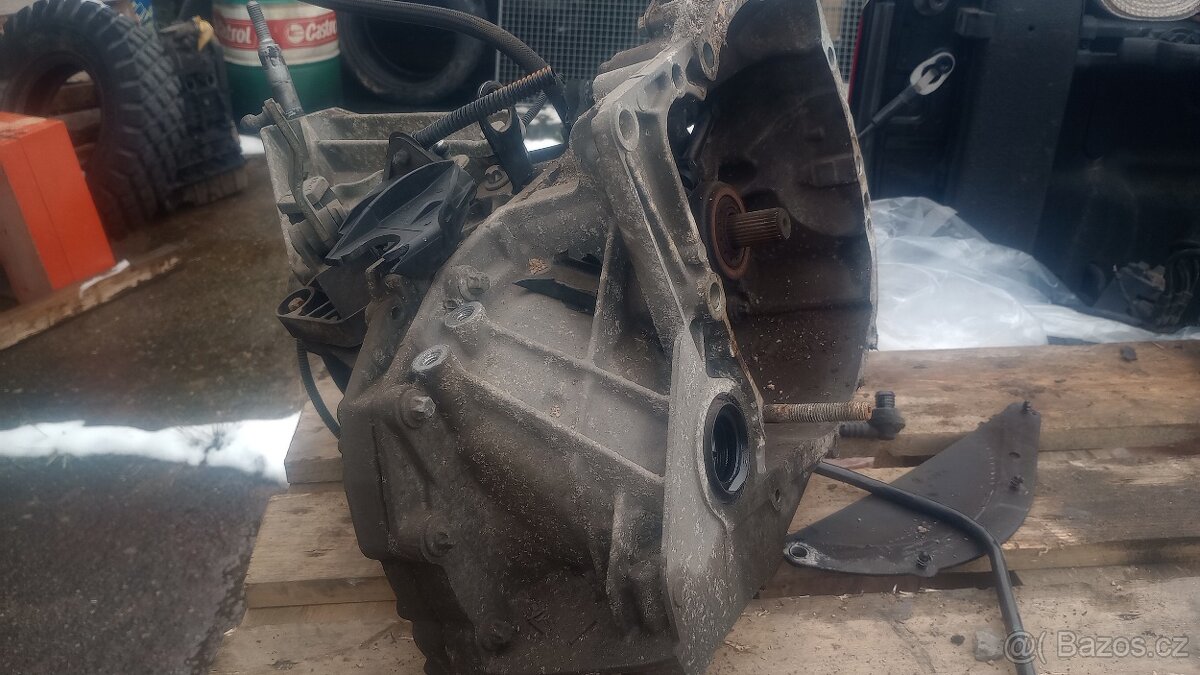 Převodovka Renault Clio lll poloosy, řízení - 2