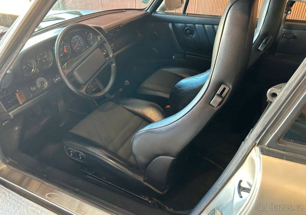 Porsche 911 z roku 1989 ve verzi 3.2 - 2