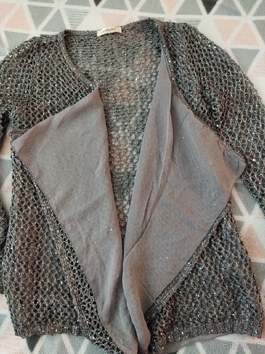 Lehký svetřík vel.42-44 - 2