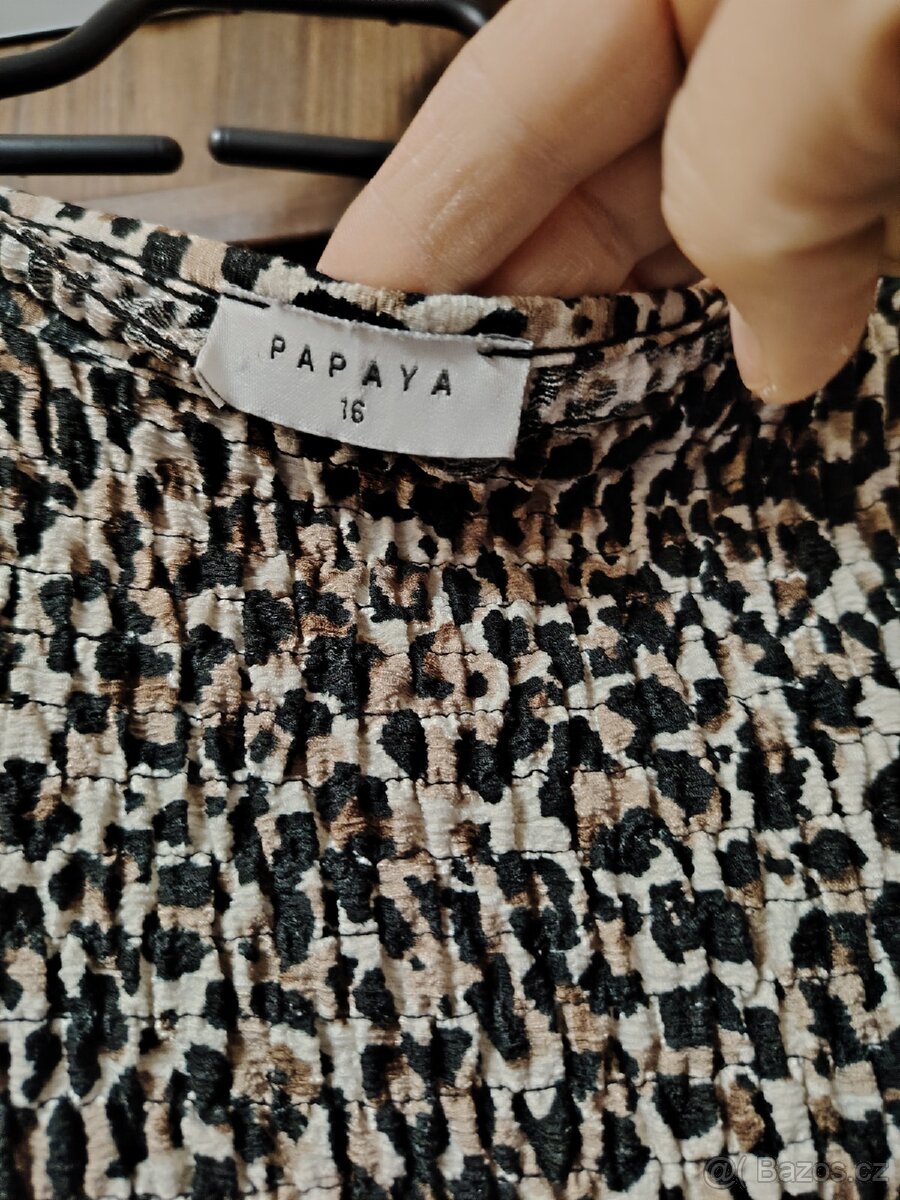 Dámská halenka s žabičkováním - 2