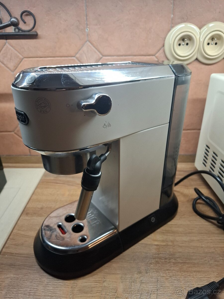 Prodám pákový kávovar De Longhi DEDICA - 2