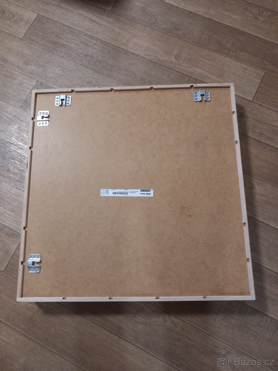 Ikea police nová - 2