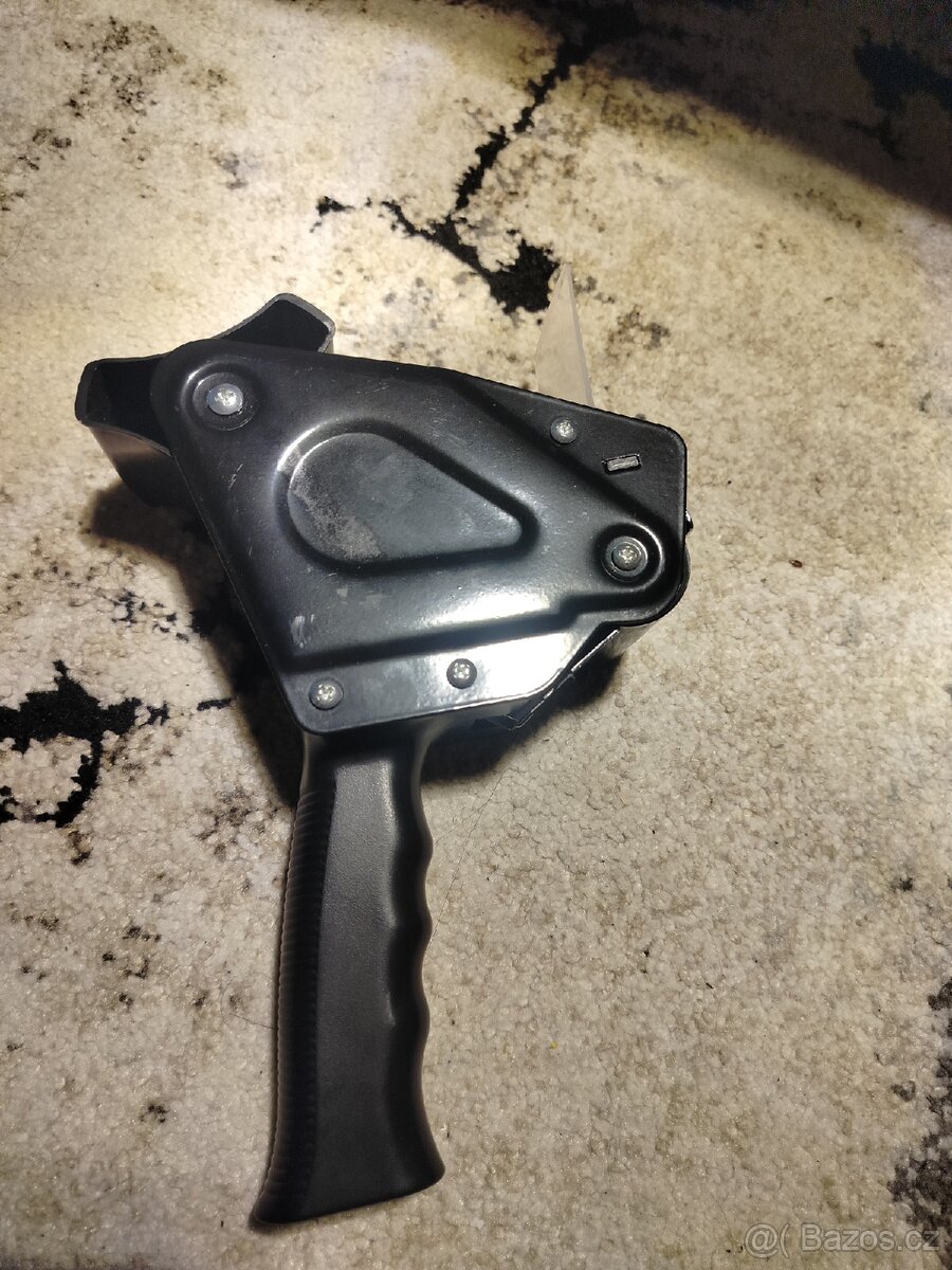 Odvíječ lepící pásky - 2