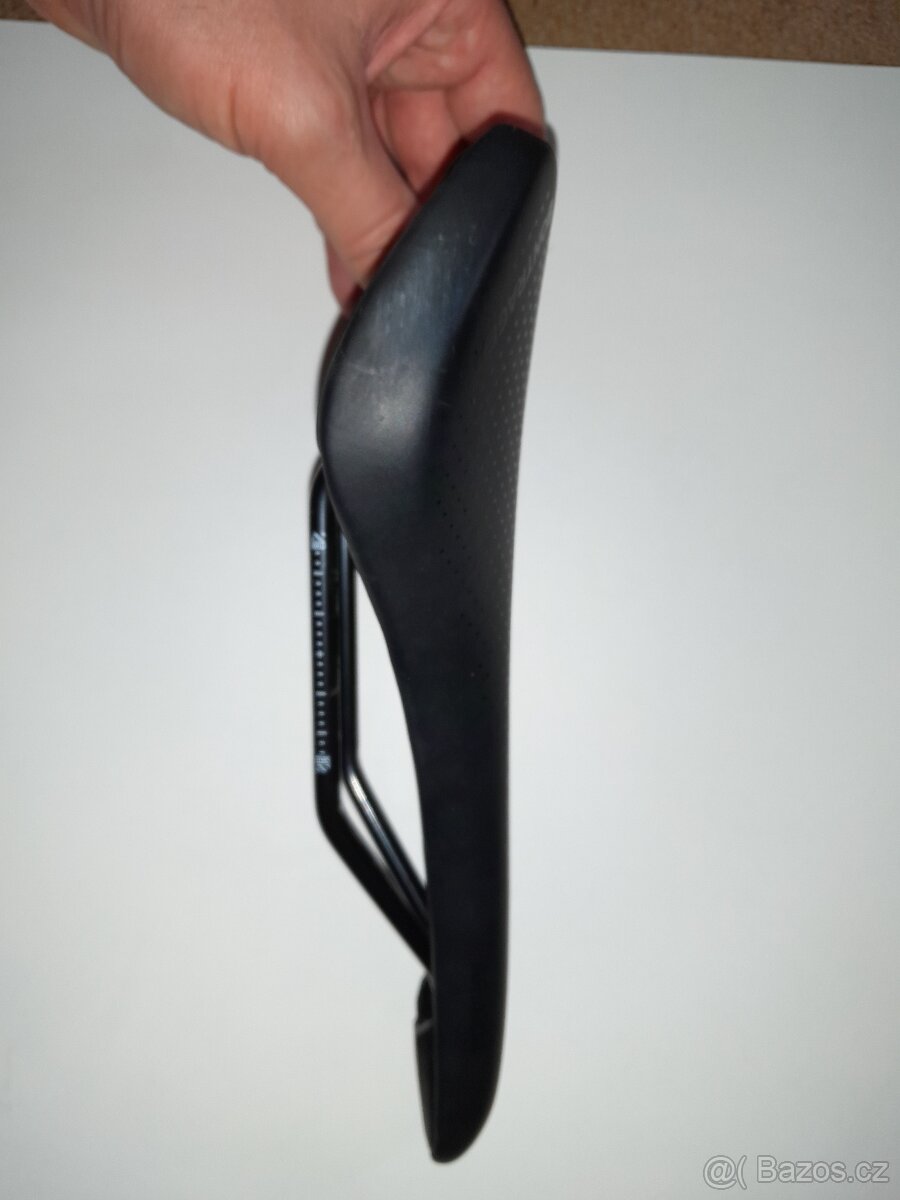 sedlo bontrager comp - 2