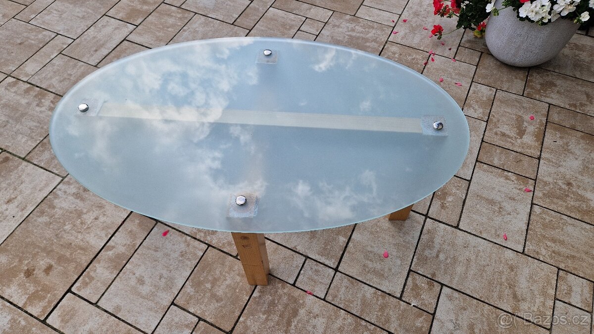 Konferenční stolek - 2