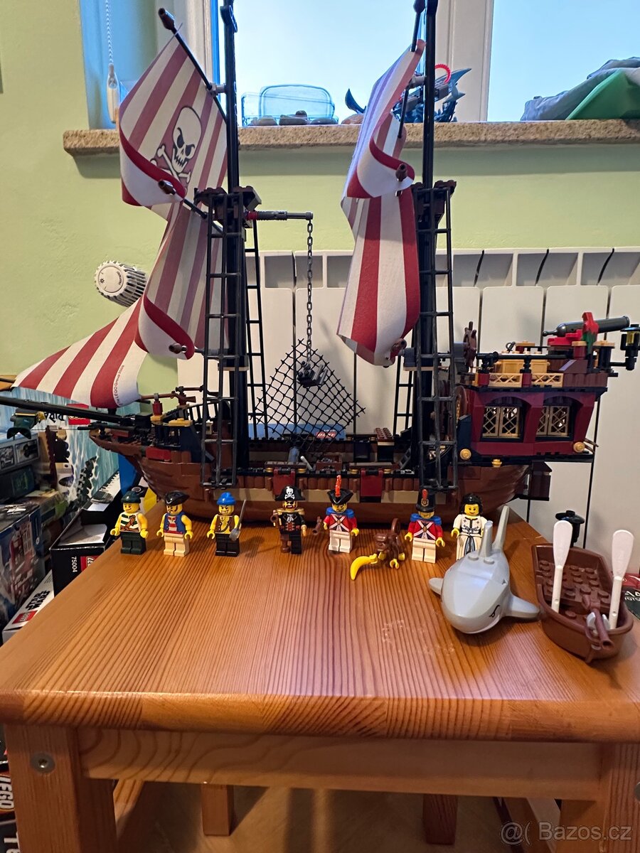LEGO Pirates 6243 Brickbeard’s Bounty - 2