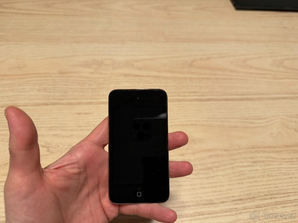 Apple iPod touch 4. generace (32 GB) iOS 6.1.2 - 2