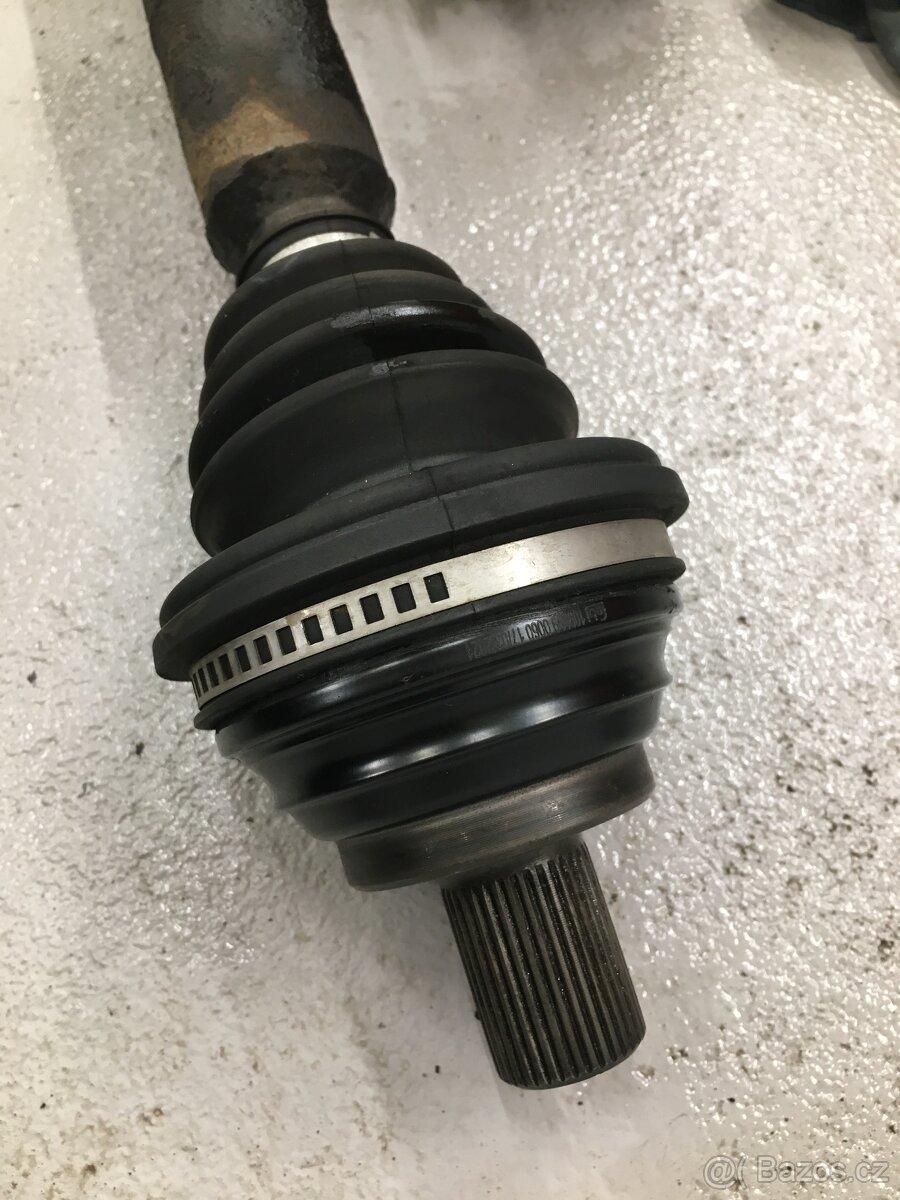 Prodám poloosy z Passat B6 - 2