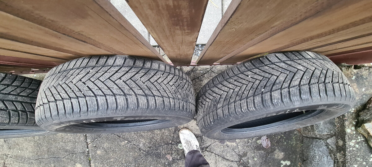 Zimní pneu 215/60 R16 - 2