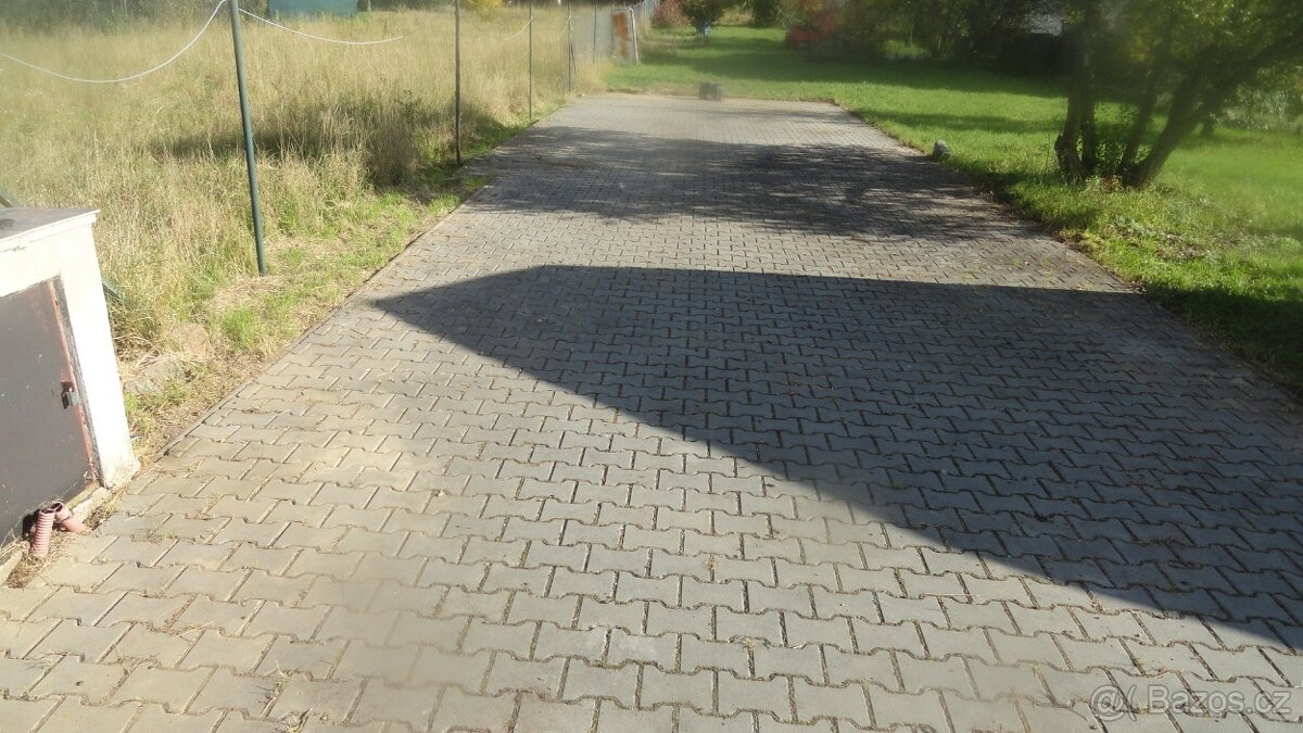 pronájem parkovacího stání Lelekovice 100 m2 - 2