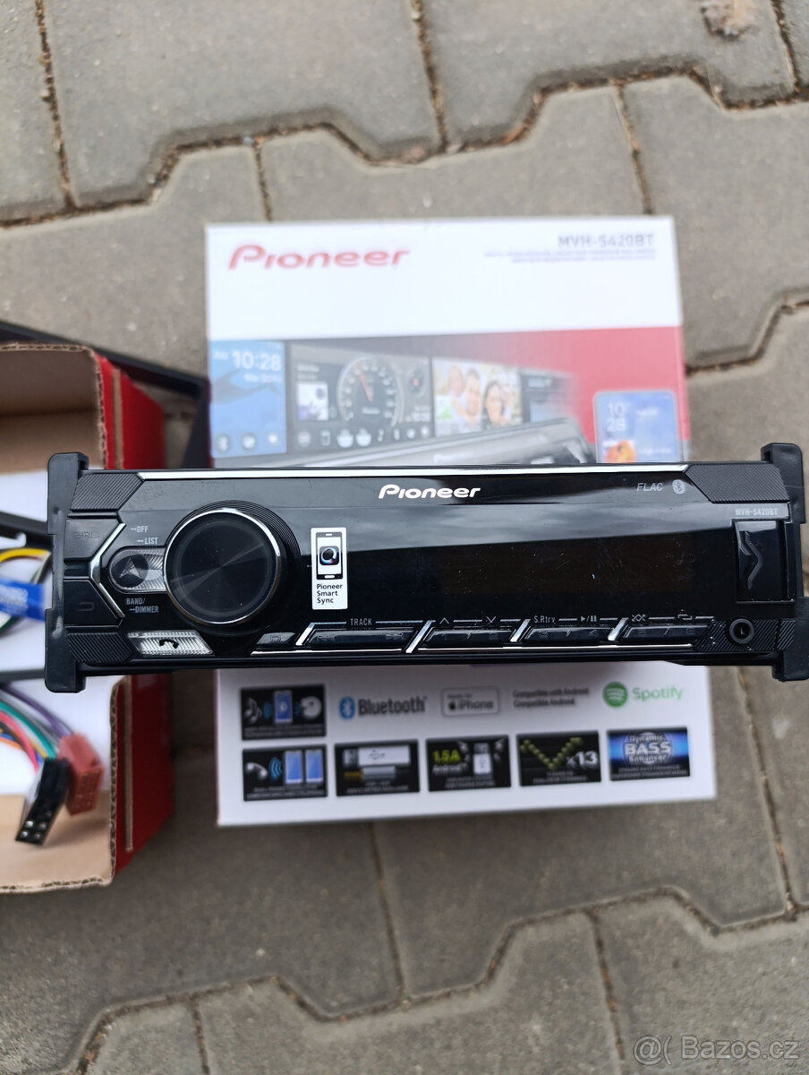 P: autorádio Pioneer MVH-S420BT - 2