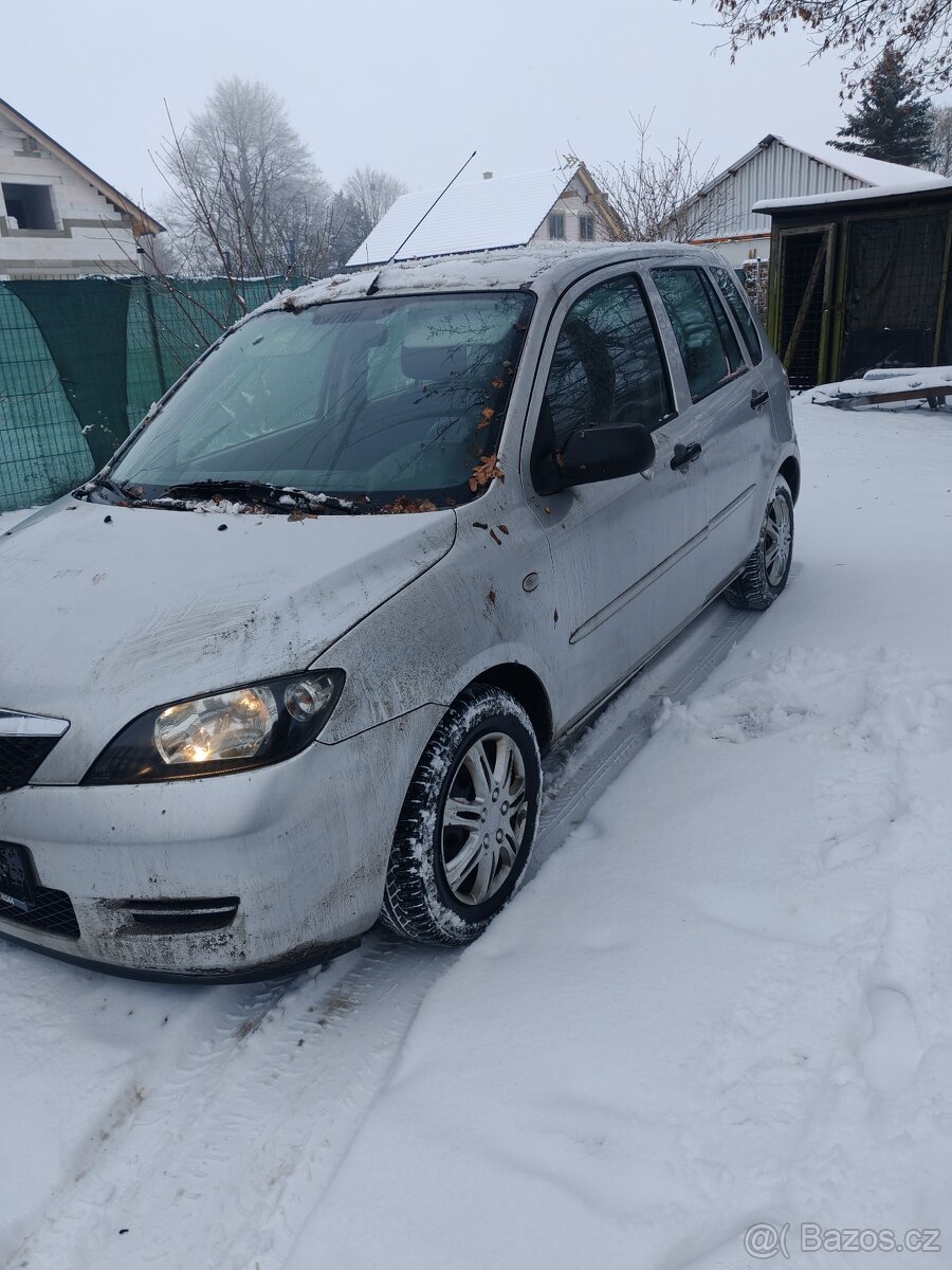 Prodám Mazda 2, najeto 87000 km, r.v. 2005/12 - 2