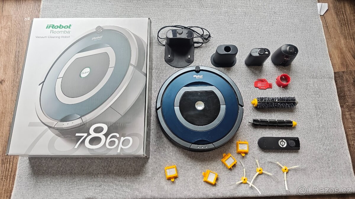 Robotický vysavač IRobot Roomba 786p + příslušenství - 2