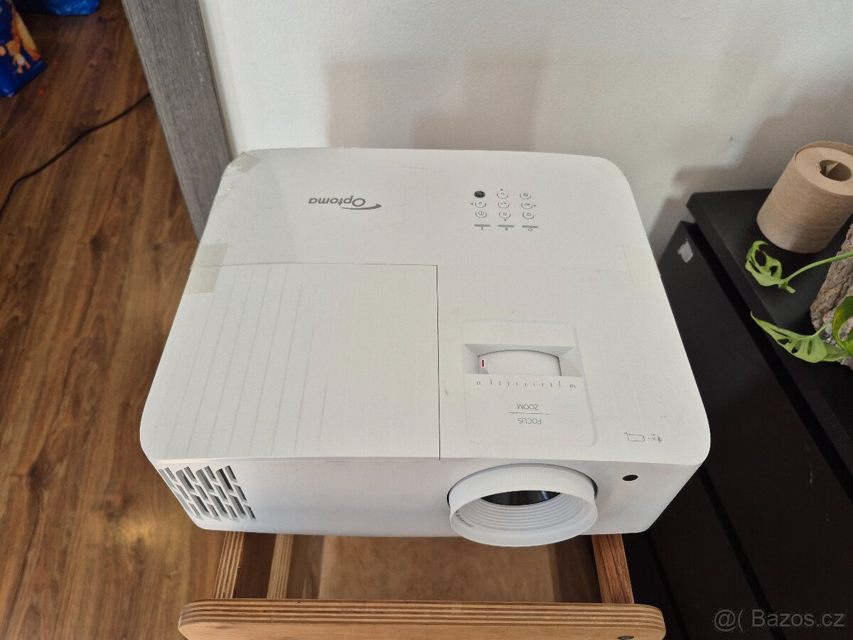 4K projektor Optoma UHD38x - 2