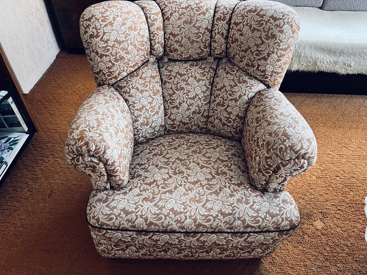 Prodám 2 ks křesel ušák - 2