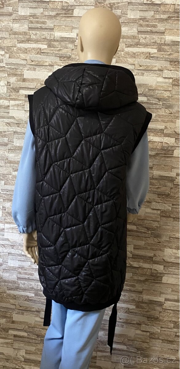 Krásná černá vesta - 2