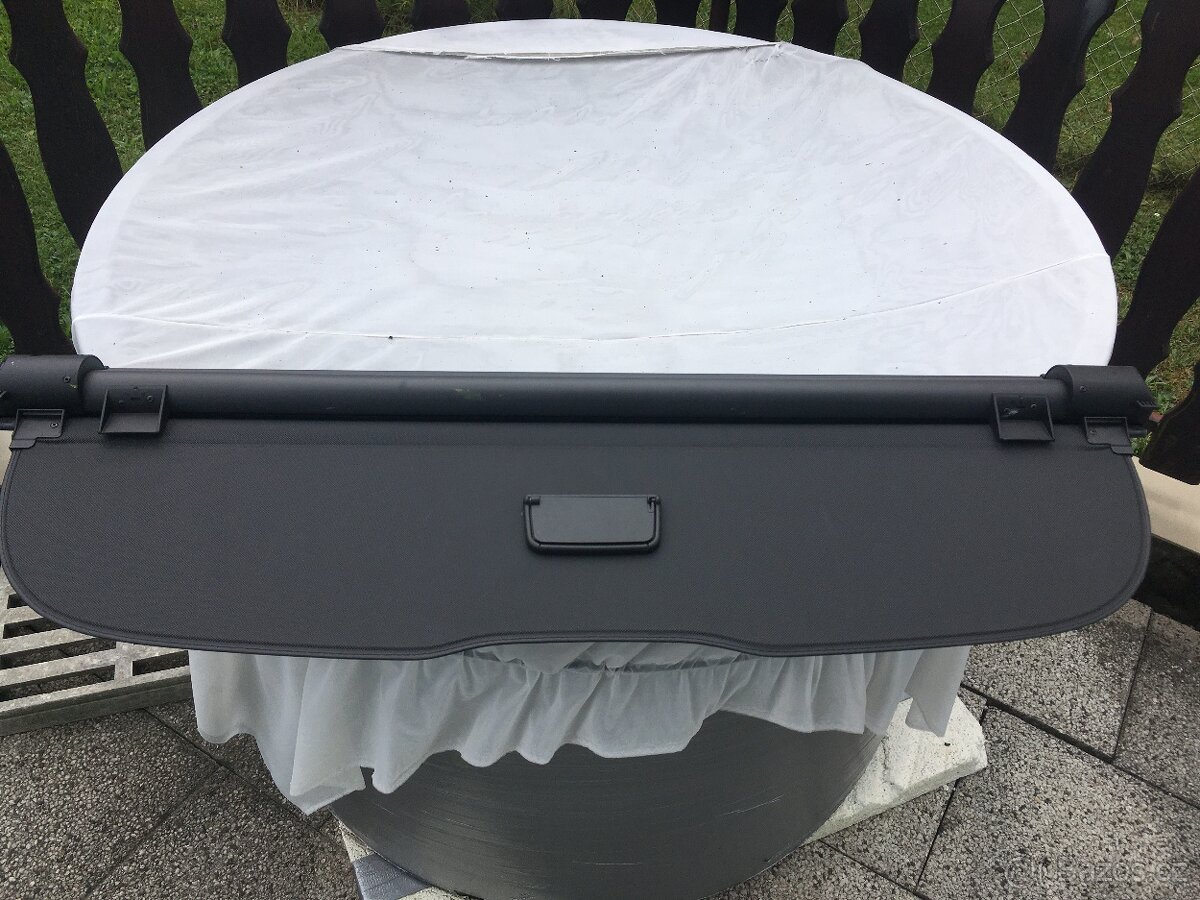 AUDI Q3/RSQ3 8U ROLETA KUFRU Originál - 2